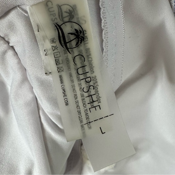 Cupshe Blue and White Striped One Piece Swimsuit with Ruffled V-Neck Size L - Picture 4 of 5